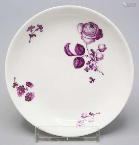 Unterschale mit Purpurmalerei / A decorative dish with purpl...