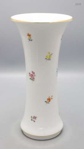 Vase mit Streublumen / A vase with scattered flowers, Meisse...