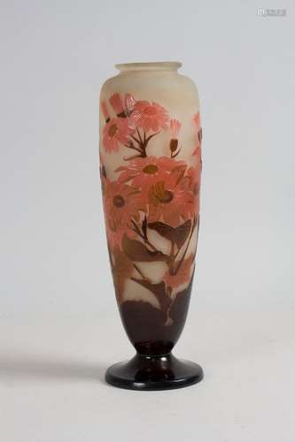 Jugendstil Vase / An Art Nouveau cameo glass vase, Emile Gal...