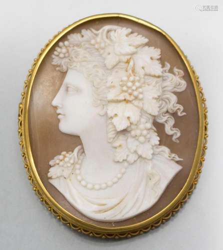 Kamee Brosche / A cameo brooch in an 18 ct golden frame, 19....