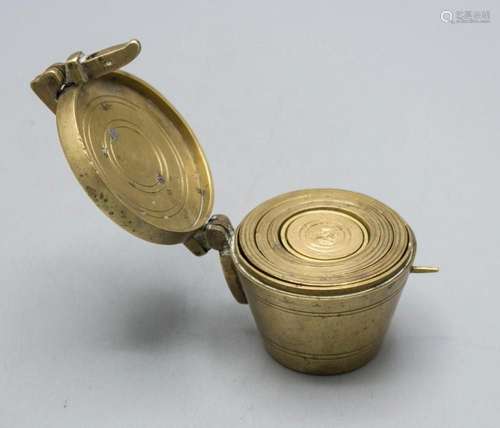 Satz Bechergewichte / A set of brass cup weights, deutsch, 1...