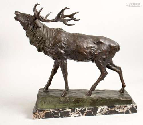 Bronzeplastik  Röhrender Hirsch  / Bronze sculpture of a roa...