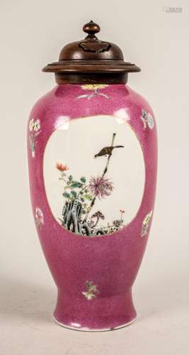 Ziervase / A decorative vase, China, Qing Dynastie (1644-191...