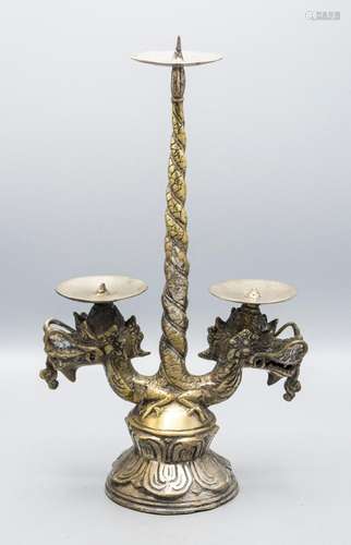 Messing Kerzenhalter mit zwei Drachen / A brass candleholder...