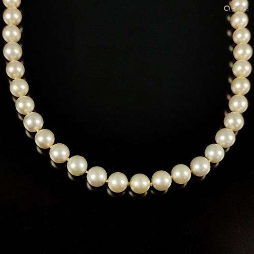 Fine pearl necklace, 585/14K white gold, total weight 28,9g,...