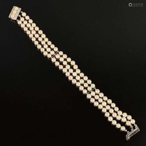 Pearl bracelet, 3 strands, 585/14K yellow gold, total weight...