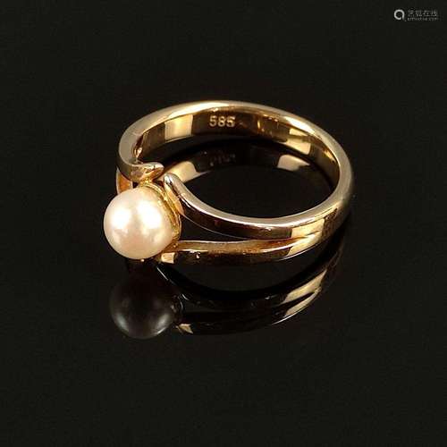 Pearl gold ring, 585/14K yellow gold, 4,36g, center set with...