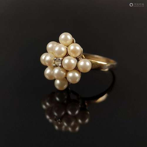 Elegant pearl ring, 585/14K yellow gold, 3,4g, set with 12 s...