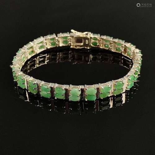 Double row emerald bracelet, silver 925, 25,7g, set with 48 ...