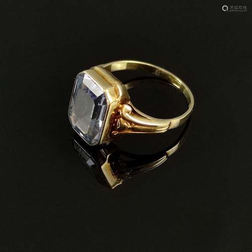 Ring, 585/14K yellow gold, 3,6g, light blue emerald cut gems...