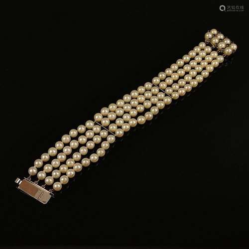 Bracelet with 4 rows of Japanese Akoya cultured pearls, 750/...