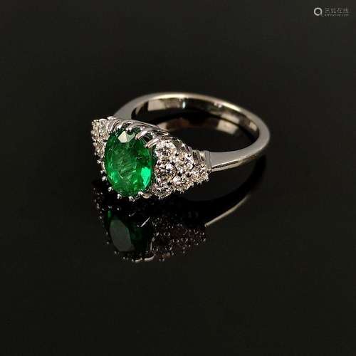 Emerald diamond ring, 750/18K white gold, 3,73g, center larg...