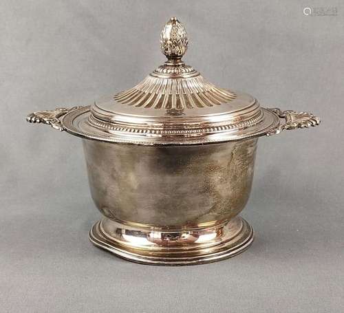 Lidded bowl, silver 800, 440g, in classical style, finial wi...