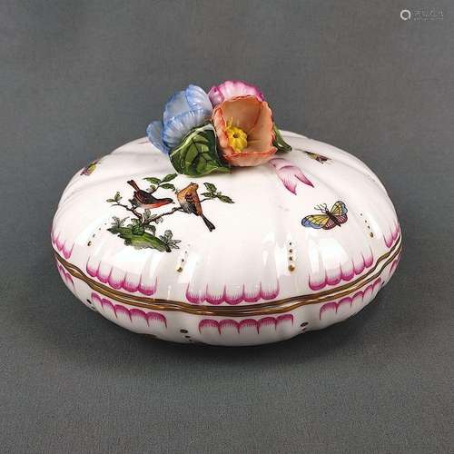 Lidded bowl, Herend, Rothschild décor, polychrome painted wi...