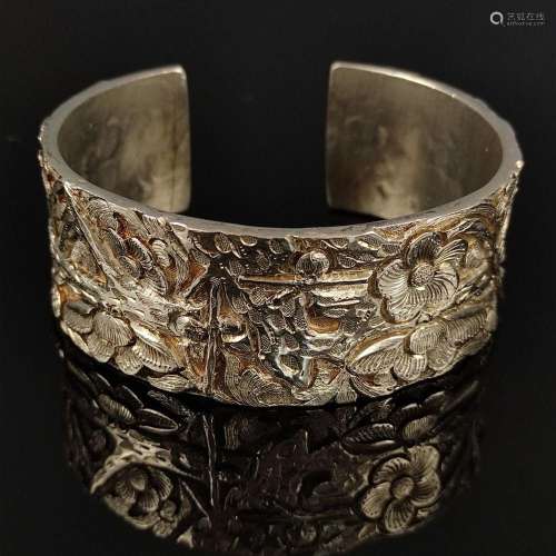Japenese bangle, silver 999, 118g, elaborately decorated wit...