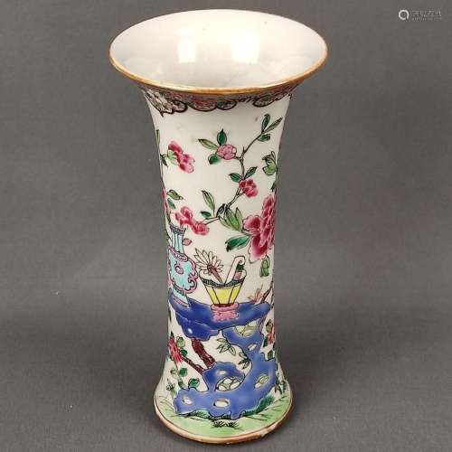 Vase, famille rose, China, slightly flared at the top and bo...