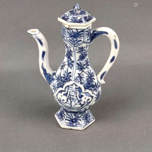 An underglazed blue porcelain jug, China, 18th/19th century,...