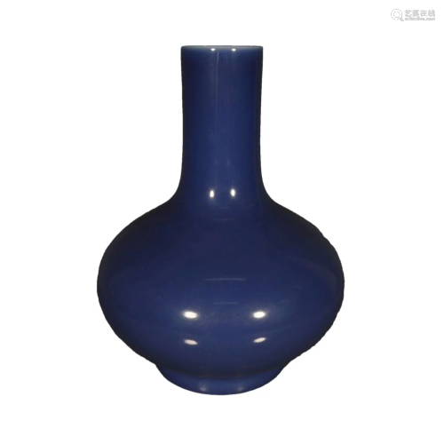 A Gorgeous Ji-Blue Glazed Vase