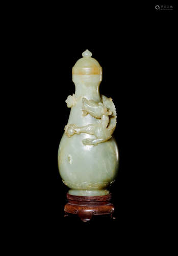 清中期 青白玉浮雕游龙戏珠纹瓶