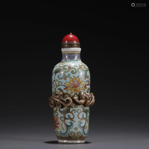 A Fine Glass Painted Gold Flower Snuff Bottle