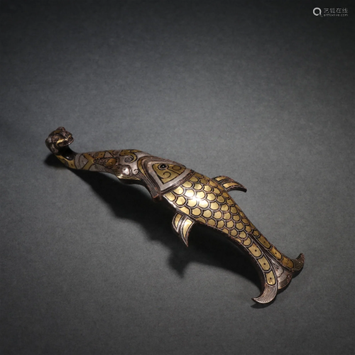 A Top Bronze Inlaid Gold and Silver Fish Buckle