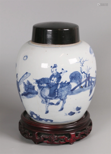 Chinese porcelain cover jar, possibly 18th c.