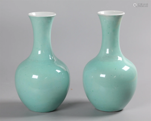 pair of Chinese porcelain vases, possibly 19th c.