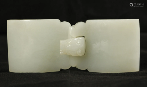 Chinese white jade belt buckle, possibly 18th/19th c.