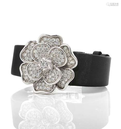 CHANEL "Joaillerie Camélia", n° 7J19, n° Y.B.97817...