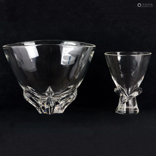 (lot of 2) A Steuben glass centerpiece bowl and vase