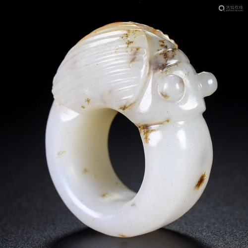 Vintage Chinese Hetian Jade Cicada Thumb Ring