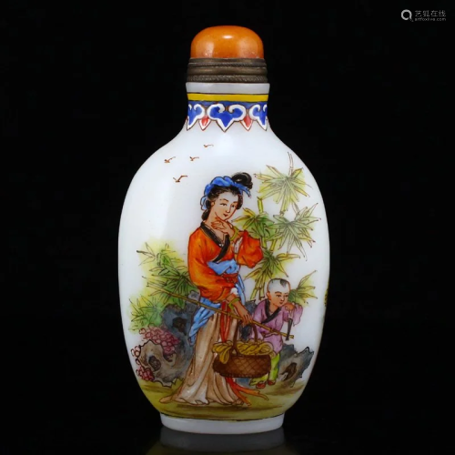 Chinese Famille Rose Peking Glass Figure Snuff Bottle