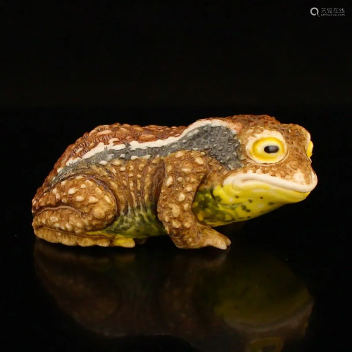 Vivid Bone Carved Fortune Toad Statue