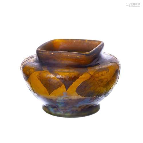 DAUM NANCY - Cameo glass vase