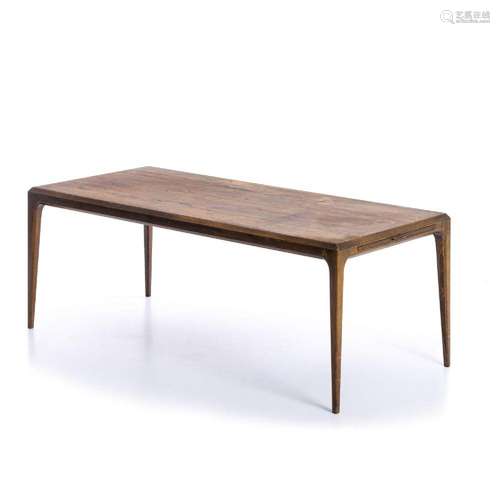 JOHANNES ANDERSEN (1903-1997) - Coffee table with stretchers