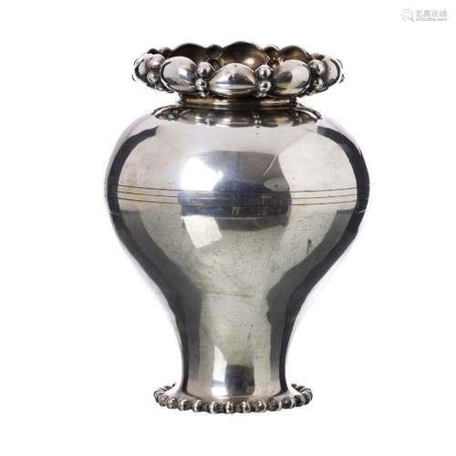 TOPÁZIO - Art deco vase in silver