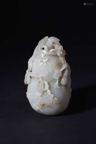 Carved Khotan Jade Gourd-Shape Vase