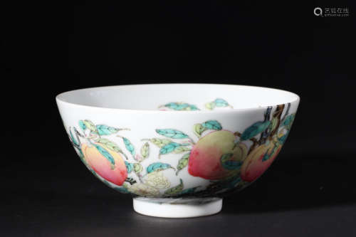 Famille Rose Nine Peaches Bowl