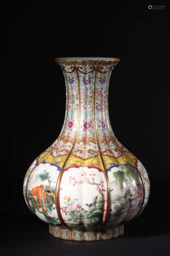 Famille Rose Enclosing Lobed Vase