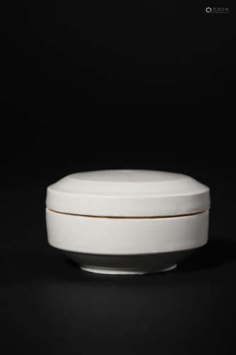 Ding Ware White Glaze Box and Cover