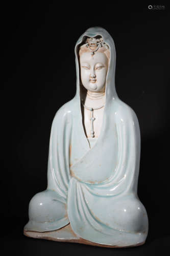 Celadon Glaze Pottery Figure of Guanyin