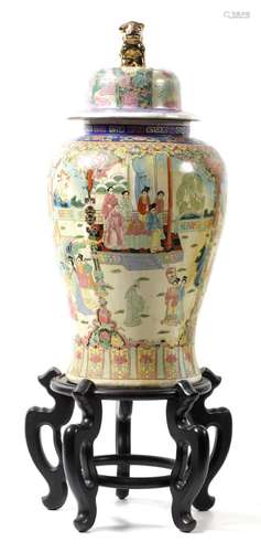 Enamelled porcelain vase, following models from Canton, Chin...