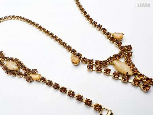 BEAUTIFUL DELICATE STONE NECKLACE