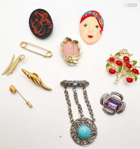 LARGE MISC BROOCH LOT