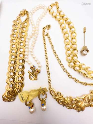 AMAZING NECKLACES ++