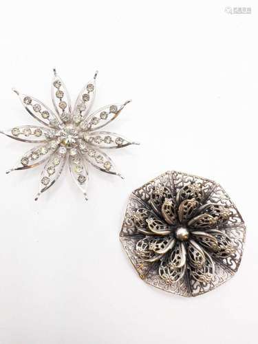 2 STUNNING BROOCHES