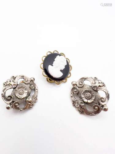 BLACK CAMEO AND EARRINGS