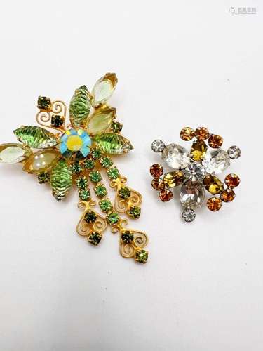 STUNNING BROOCHES