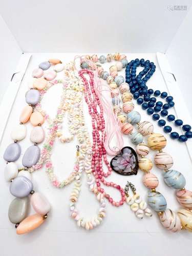 LARGE NECKLACES, PASTELS +