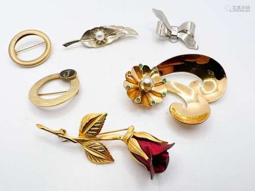 VINTAGE LOT BROOCHES